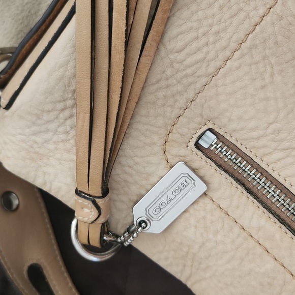 COACH VINTAGE~RARE Soho Pebble Leather Hobo Bag - Picture 9 of 9